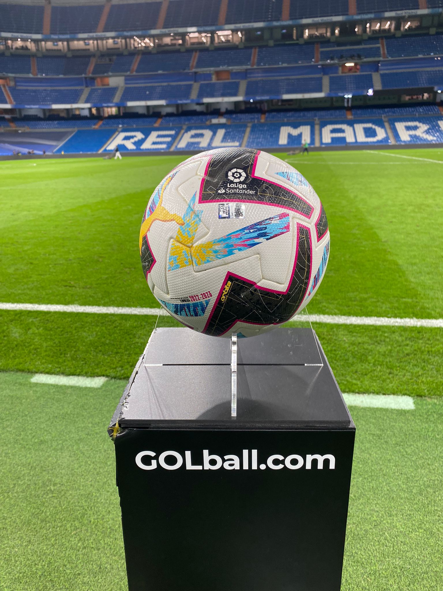 Goal – scoring ball scored by #9 for Real Madrid CF Karim Benzema at minute 24 to make the score 1 – 0